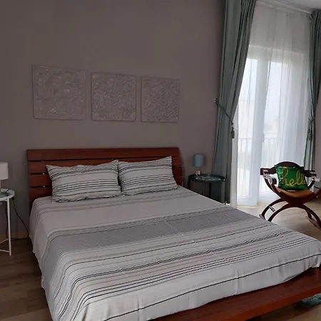 Casa Montefinese1 *